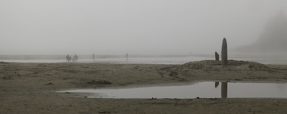 File:Fog, Mackenzie Beach (15378662741).jpg