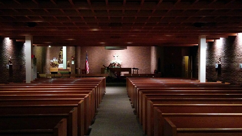 File:Our Lady of the Airways Chapel.jpg
